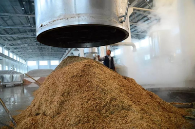 匠心铸就非凡品质 鸡公山粮液十五载荣膺国际金奖